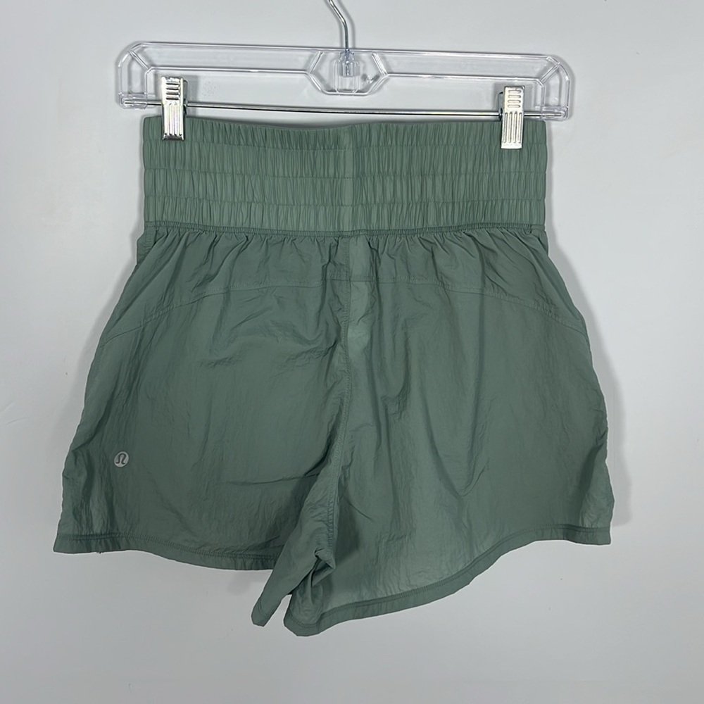 Lululemon Lightweight Super High Rise Training Short 4” - Picture 9 of 12